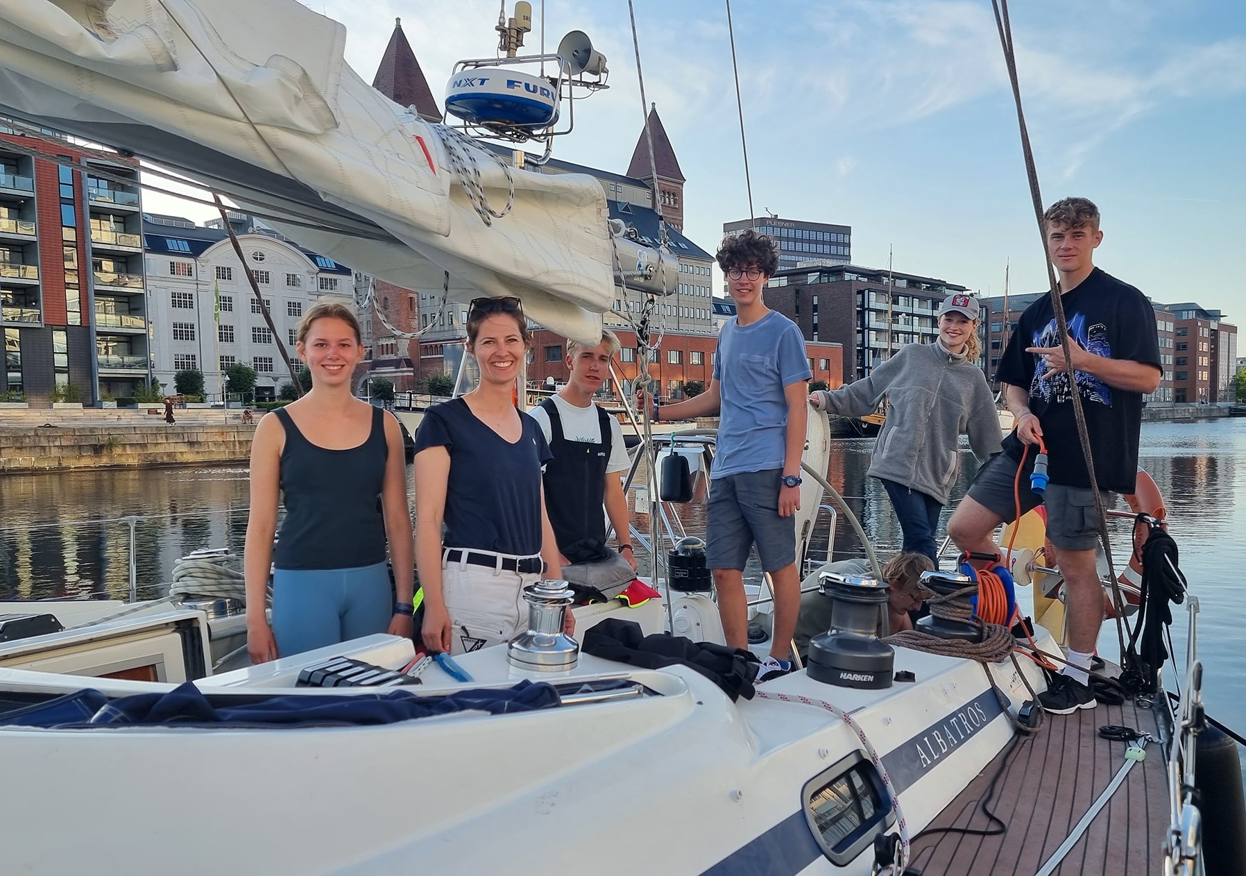 ausbildungstoern junge leute-albatros-yachtsegeln-crew-spaß ausbildungstoern junge leute-albatros-yachtsegeln-crew-spaß
