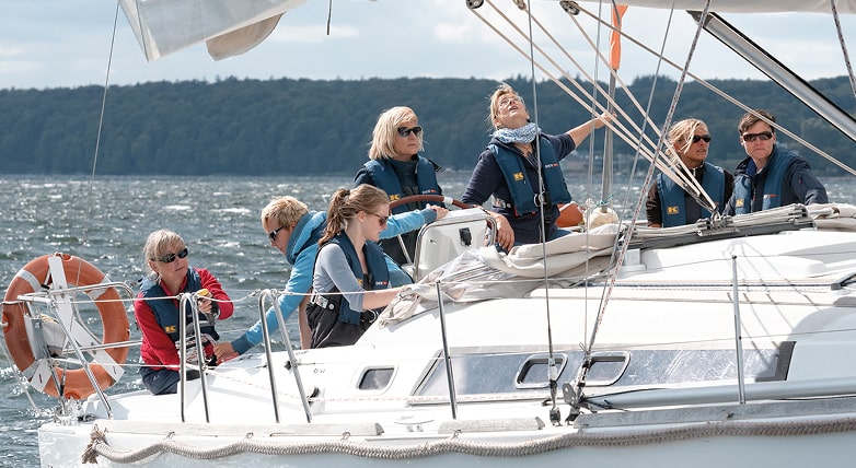 crew-skippertrainings-frauen-klein-dhh-min crew-skippertrainings-frauen-klein-dhh-min