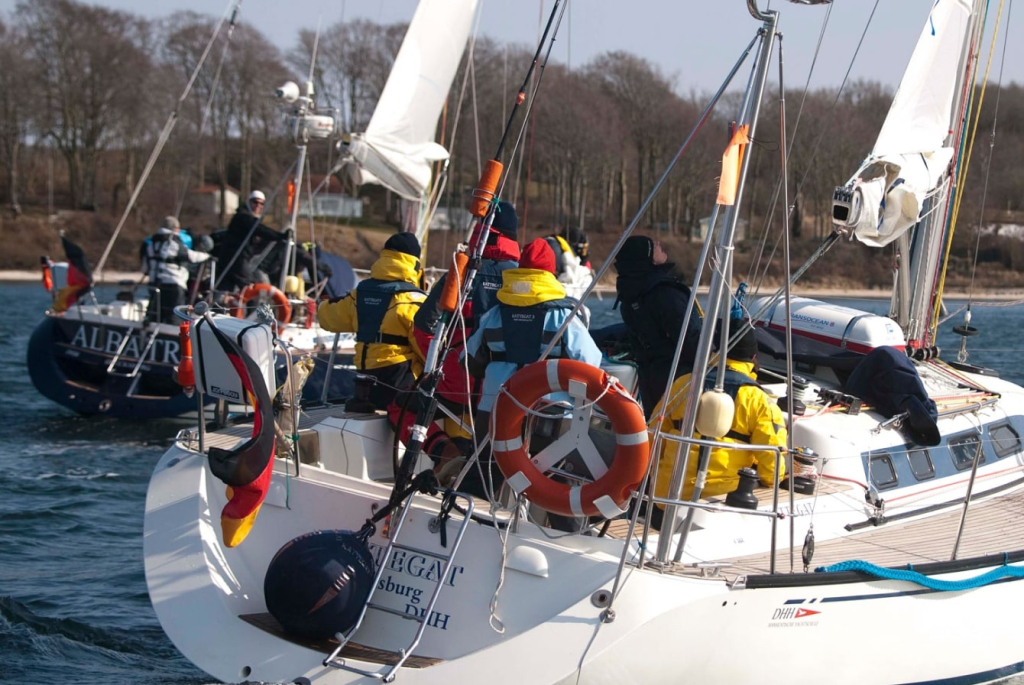 crewtraining-yachtsegeln-segelstellung-crew-am wind-min