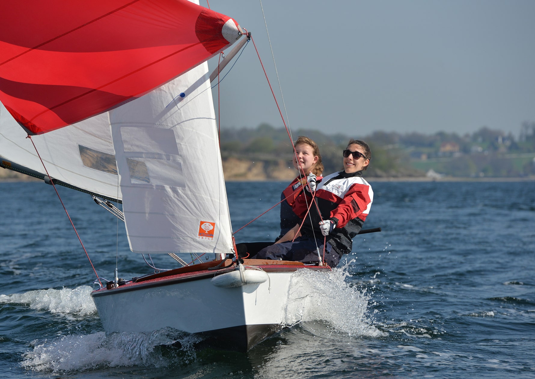 pirat-jugendliche-spinnaker-welle-flensburger foerde
