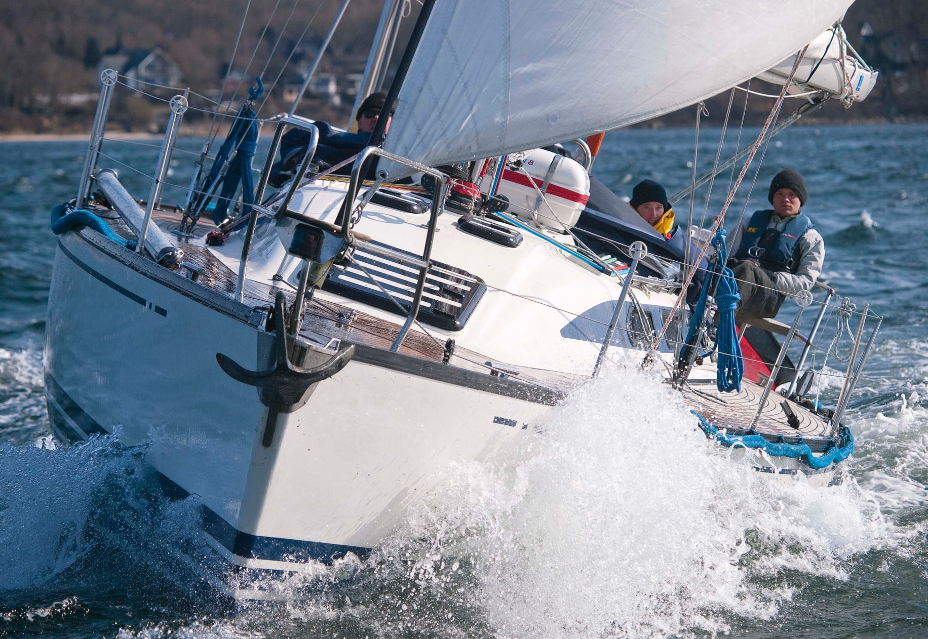 skippertrainbingstoern-welle-yachtsegeln-krängung-ostsee-praktische seemannschaft skippertrainbingstoern-welle-yachtsegeln-krängung-ostsee-praktische seemannschaft