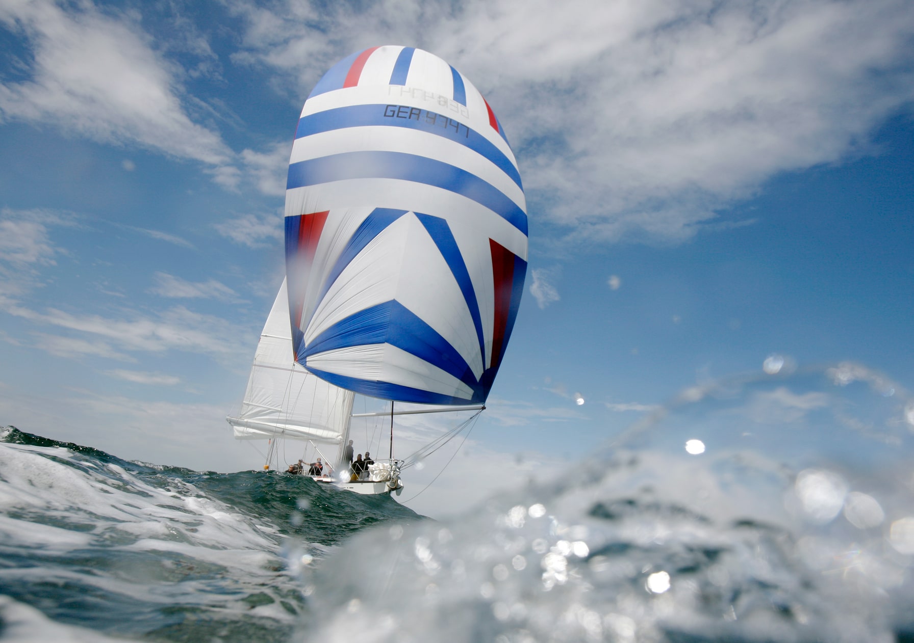 spinnaker-welle-hochseeyacht-dynamisches segeln spinnaker-welle-hochseeyacht-dynamisches segeln