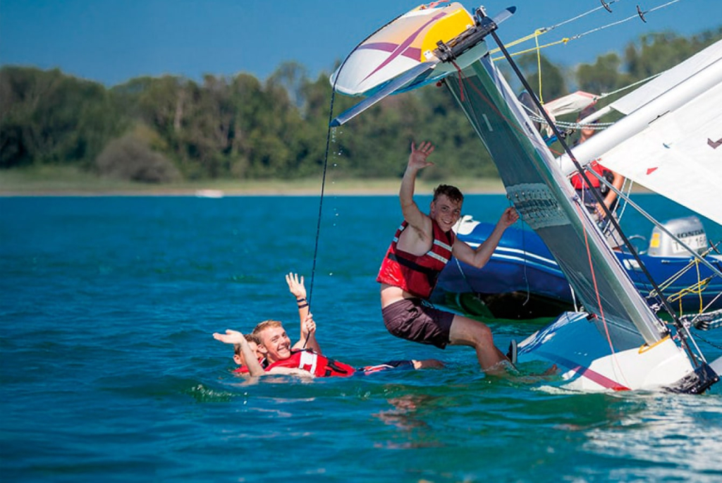 katamaran-jungedliche-dhh-min