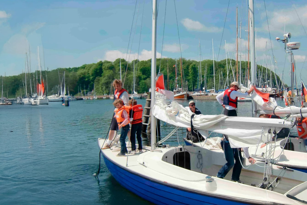 schnuppersegel-eltern-kids-folkeboot-min