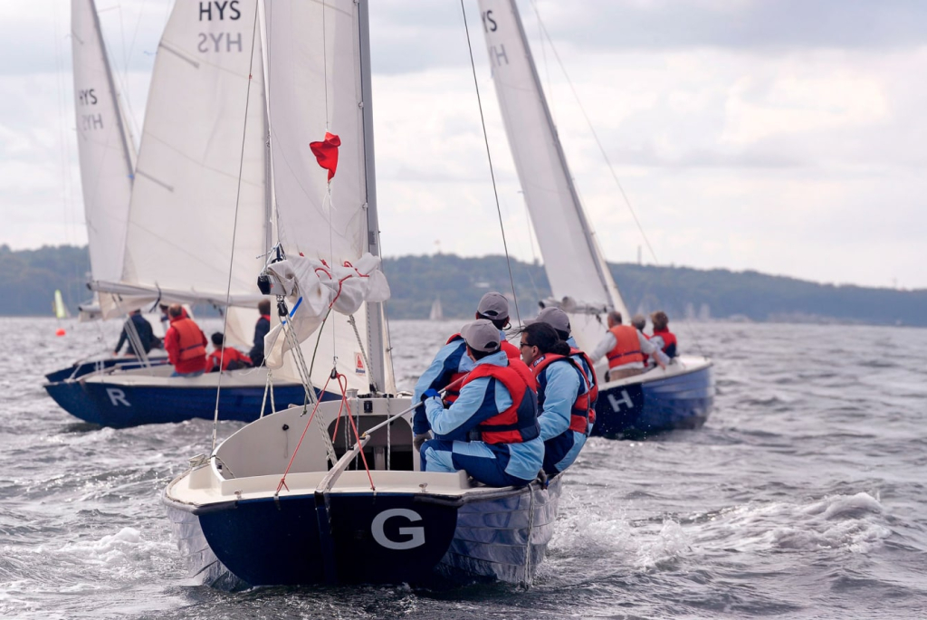 schnuppersegeln-hkb-kielboot-wasser-foerde-min